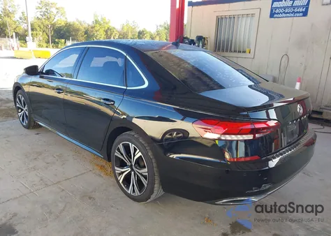 2020 Volkswagen Passat 2.0T Sel z USA, uszkodzony, nr VIN 1VWCA7A31LC020544